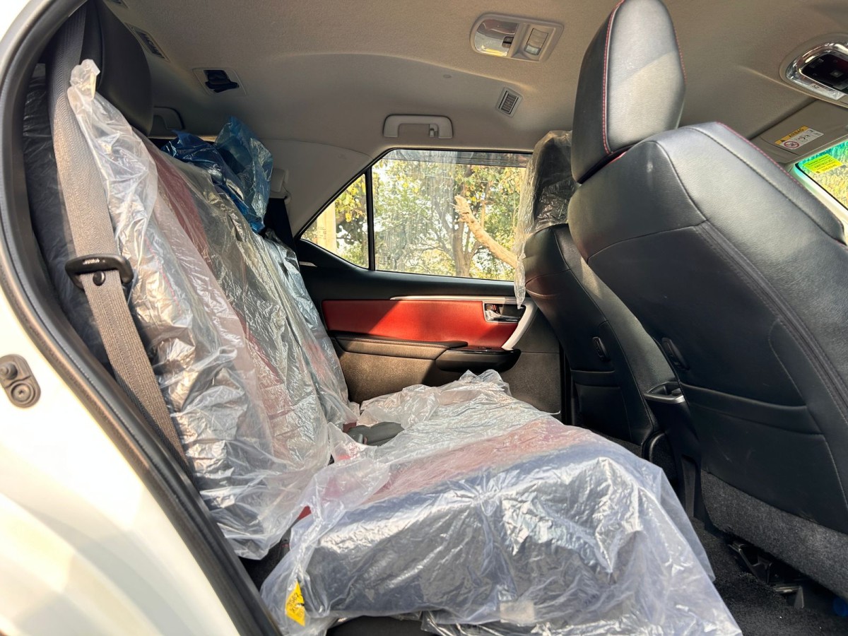 Toyota Fortuner Legender